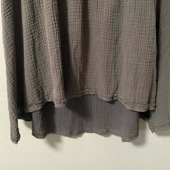 NWOT POL Cotton Gauze Distressed Hem Flowy Gray Sleeveless Top. Size Small - Picture 4 of 8